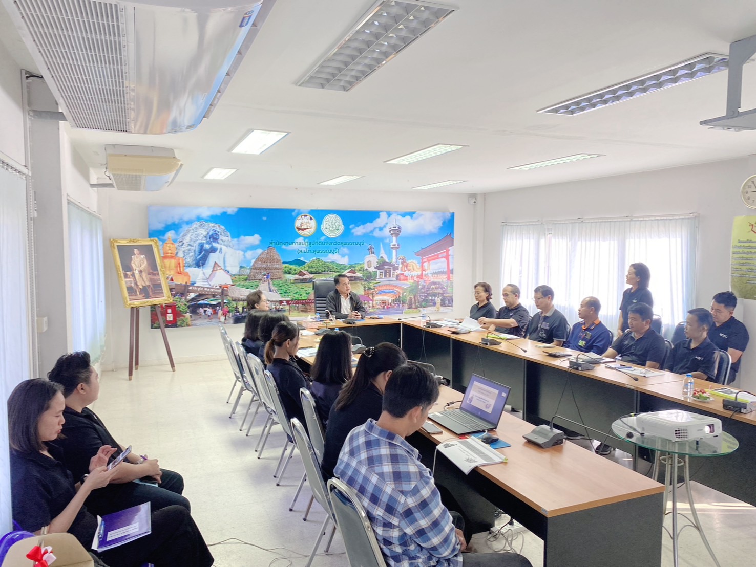 title - หัวหน้าผู้ตรวจราชการ ส.ป.ก. (เขต 3,15 และ 16) ประชุมตรวจติดตามความก้าวหน้าการดำเนินงานตามแผนงานตรวจราชการ ประจําปีงบประมาณ 2569 รอบที่ 1 ณ จังหวัดสุพรรณบุรี